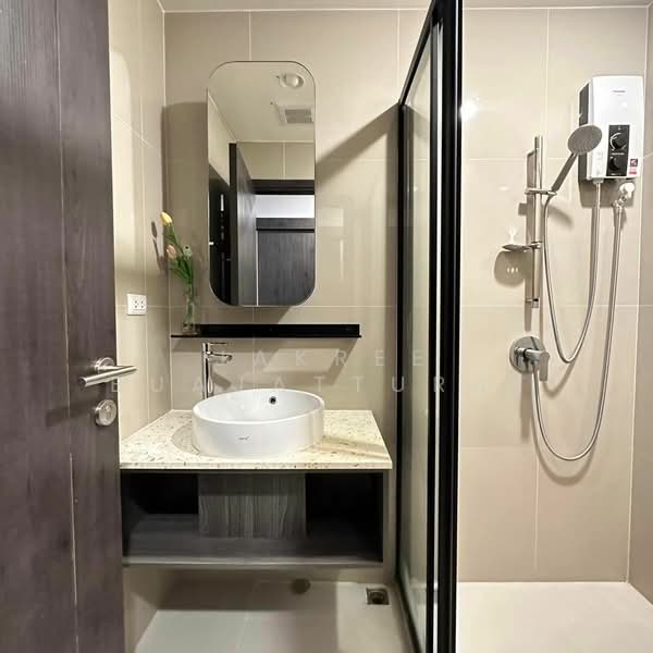 XT Huaikhwang, Bangkok, 244 Ratchadaphisek Road, Huai Khwang, Bangkok, 1 Bedroom, 30 sqm, Condo For Rent, by Jakree Buajatturat, 500409038 - DDproperty.com