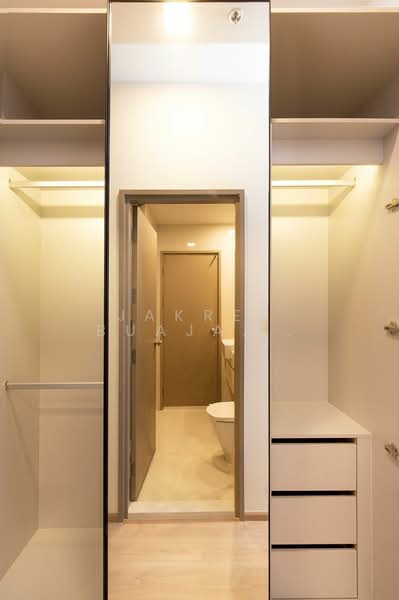 Centric Ratchayothin, Bangkok, 1656 Phahonyothin Rd, Lat Yao, Chatuchak, Bangkok, 1 Bedroom, 35 sqm, Condo For Sale, by Jakree Buajatturat, 500409041 - DDproperty.com
