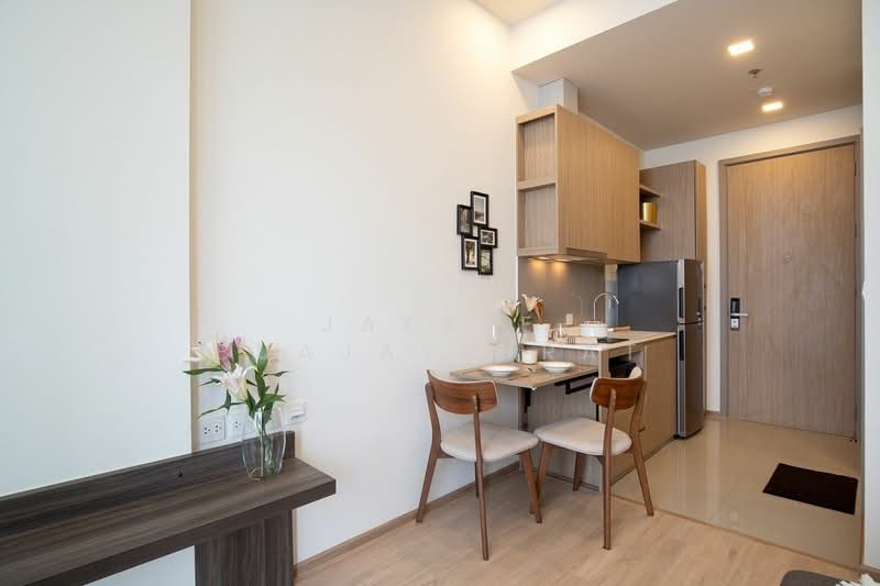 Centric Ratchayothin, Bangkok, 1656 Phahonyothin Rd, Lat Yao, Chatuchak, Bangkok, 1 Bedroom, 35 sqm, Condo For Sale, by Jakree Buajatturat, 500409041 - DDproperty.com