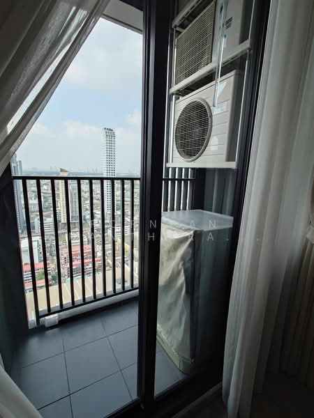 The Base Phetchaburi-Thonglor, Bangkok, Phetchaburi Rd, Bang Kapi, Huai Khwang, Bangkok, 1 Bedroom, 33 sqm, Condo For Rent, by Pornpan Chantharakasemchai, 500409076 - DDproperty.com