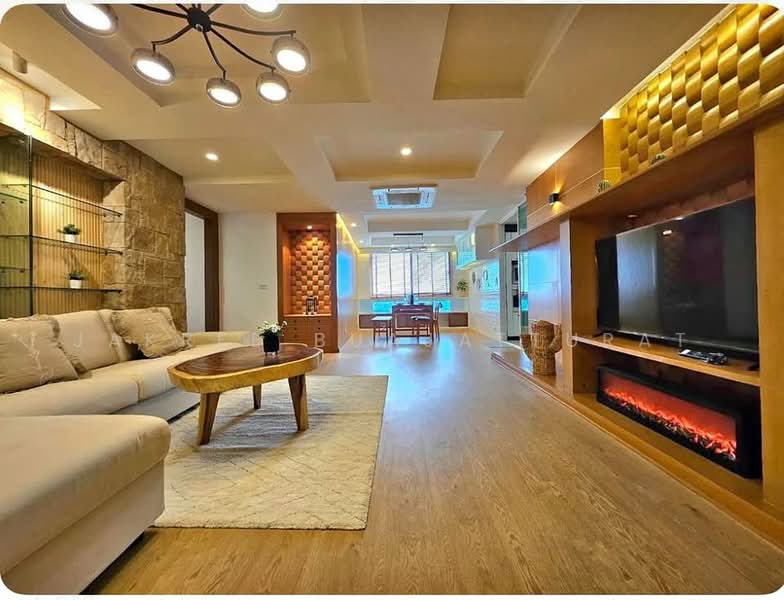 President Park Sukhumvit 24, Bangkok, 99 Sukhumvit 24 Alley, Khlongtoei Nua, Watthana, Bangkok, 3 Bedrooms, 223 sqm, Condo For Rent, by Jakree Buajatturat, 500409104 - DDproperty.com