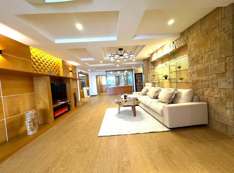 President Park Sukhumvit 24, Bangkok, 99 Sukhumvit 24 Alley, Khlongtoei Nua, Watthana, Bangkok, 3 Bedrooms, 223 sqm, Condo For Rent, by Jakree Buajatturat, 500409104 - DDproperty.com