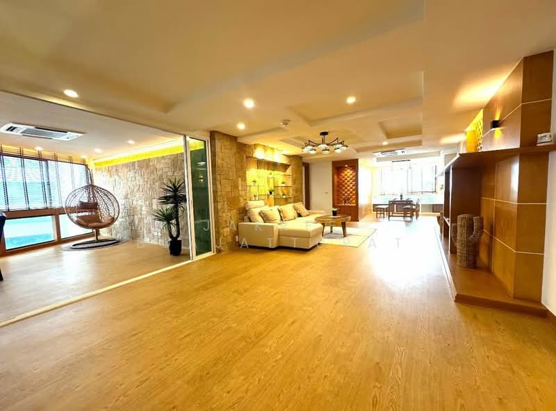 President Park Sukhumvit 24, Bangkok, 99 Sukhumvit 24 Alley, Khlongtoei Nua, Watthana, Bangkok, 3 Bedrooms, 223 sqm, Condo For Rent, by Jakree Buajatturat, 500409104 - DDproperty.com