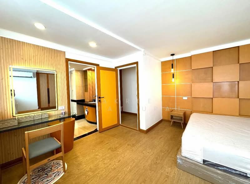 President Park Sukhumvit 24, Bangkok, 99 Sukhumvit 24 Alley, Khlongtoei Nua, Watthana, Bangkok, 3 Bedrooms, 223 sqm, Condo For Rent, by Jakree Buajatturat, 500409104 - DDproperty.com