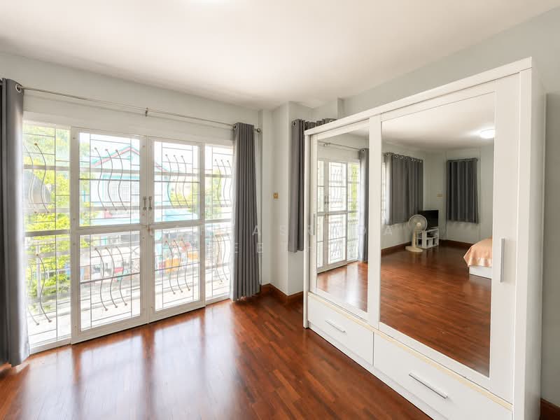 Baan Supakorn, Nonthaburi, Bang Kruai Road - Bangkok, Sai Noi, Nonthaburi, 3 Bedrooms, 180 sqm, Townhouse For Sale, by Laphasrada Suebthai, 500409109 - DDproperty.com