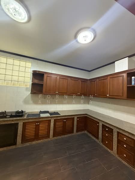 4-BR House, Bangkok, Bang Bamru, Bang Phlat, Bangkok, 4 Bedrooms, 104 sqm, Single Detached House For Rent, by Pornpan Chantharakasemchai, 500409111 - DDproperty.com