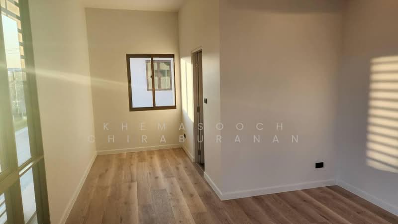 Burasiri Krungthep Kreetha, Bangkok, 95 Soi Pracha Ruam Chai, Hua Mak, Bang Kapi, Bangkok, 4 Bedrooms, 300 sqm, Single Detached House For Rent, by Khemasooch Chiraburanan, 500409152 - DDproperty.com