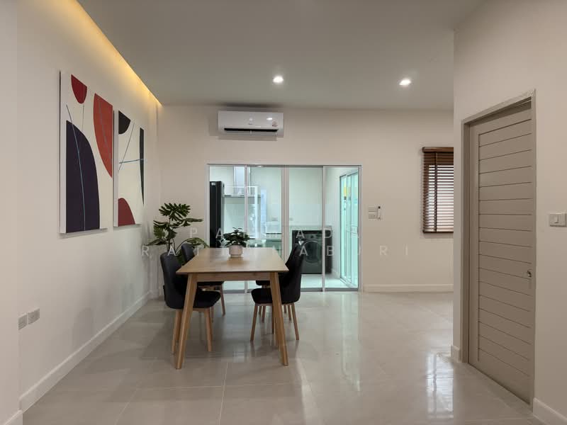 Baan Klang Muang British Town Srinakarin : บ้านกลางเมือง บริติช ทาวน์ ศรีนครินทร์, สมุทรปราการ, ซอยบ้านกลางเมือง บริติช ทาวน์ ศรีนครินทร์, บางแก้ว, บางพลี, สมุทรปราการ, 230 ตร.ม., ทาวน์เฮ้าส์ ขาย, โดย Paphada Rattanaburi, 500409244 - DDproperty.com