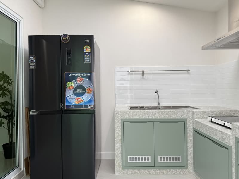 Baan Klang Muang British Town Srinakarin, Samut Prakan, Soi Baan Klang Muang British Town Srinakarin, Bang Kaeo, Bang Plee, Samut Prakan, 3 Bedrooms, 230 sqm, Townhouse For Sale, by Paphada Rattanaburi, 500409244 - DDproperty.com