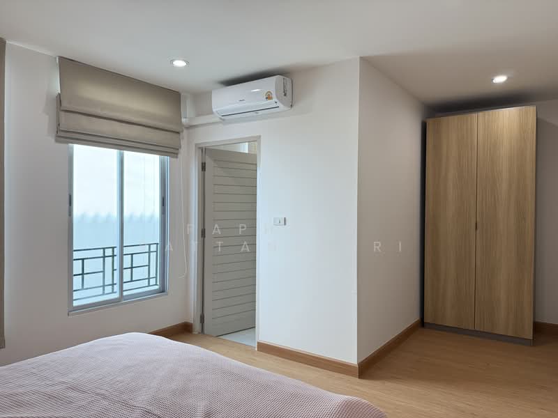 Baan Klang Muang British Town Srinakarin, Samut Prakan, Soi Baan Klang Muang British Town Srinakarin, Bang Kaeo, Bang Plee, Samut Prakan, 3 Bedrooms, 230 sqm, Townhouse For Sale, by Paphada Rattanaburi, 500409244 - DDproperty.com