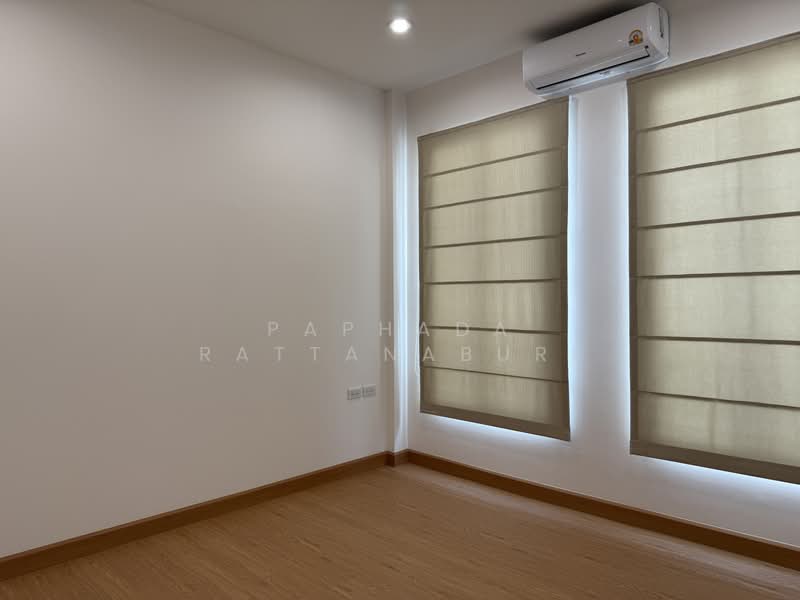 Baan Klang Muang British Town Srinakarin, Samut Prakan, Soi Baan Klang Muang British Town Srinakarin, Bang Kaeo, Bang Plee, Samut Prakan, 3 Bedrooms, 230 sqm, Townhouse For Sale, by Paphada Rattanaburi, 500409244 - DDproperty.com