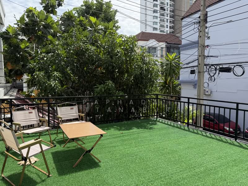 Baan Klang Muang British Town Srinakarin, Samut Prakan, Soi Baan Klang Muang British Town Srinakarin, Bang Kaeo, Bang Plee, Samut Prakan, 3 Bedrooms, 230 sqm, Townhouse For Sale, by Paphada Rattanaburi, 500409244 - DDproperty.com