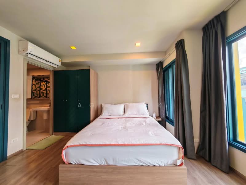 The Base Sukhumvit 50, Bangkok, Soi Roem Charoen 1, Sukhumvit 50 Road, Phra Kanong, Khlong Toei, Bangkok, Studio, 26 sqm, Condo For Rent, by Agentbkk, 500409247 - DDproperty.com