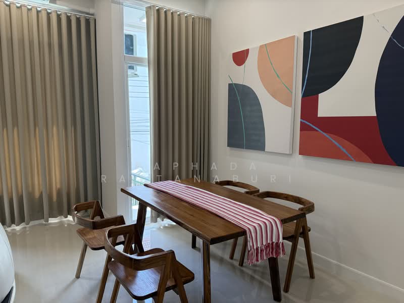 Baan Klang Muang British Town Srinakarin : บ้านกลางเมือง บริติช ทาวน์ ศรีนครินทร์, สมุทรปราการ, ซอยบ้านกลางเมือง บริติช ทาวน์ ศรีนครินทร์, บางแก้ว, บางพลี, สมุทรปราการ, 230 ตร.ม., ทาวน์เฮ้าส์ ให้เช่า, โดย Paphada Rattanaburi, 500409250 - DDproperty.com