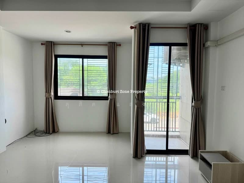 ขายอาคารพาณิชย์ 3 ชั้นทำเลดี แหลมฉบัง ใกล้สุขุมวิท ศรีราชา, Chon Buri (Pattaya), Thung Suk La, Si Racha, Chon Buri (Pattaya), , 205 sqm, Shophouse For Sale, by Dusit Saengfa, 500409263 - DDproperty.com