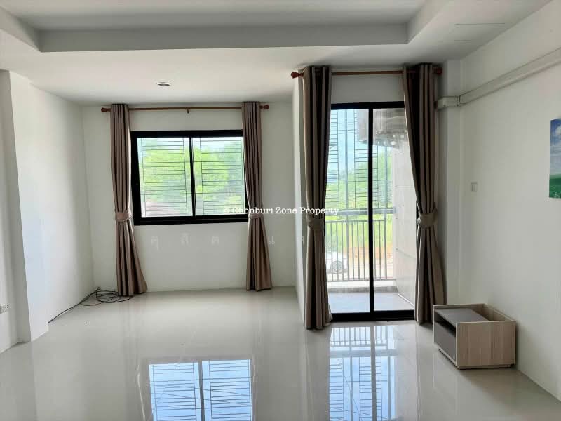 ขายอาคารพาณิชย์ 3 ชั้นทำเลดี แหลมฉบัง ใกล้สุขุมวิท ศรีราชา, Chon Buri (Pattaya), Thung Suk La, Si Racha, Chon Buri (Pattaya), , 205 sqm, Shophouse For Sale, by Dusit Saengfa, 500409263 - DDproperty.com