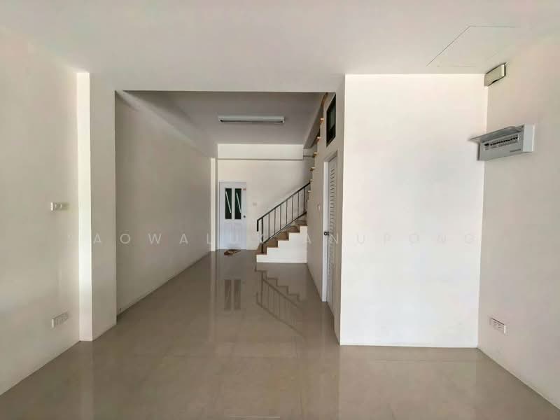 ตึก 2คูหา 3ชั้น ซอยสะพานอุ่นอารีย์ สมุทรปราการ, สมุทรปราการ, ท้ายบ้านใหม่, เมืองสมุทรปราการ, สมุทรปราการ, 400 ตร.ม., ตึกแถว-อาคารพาณิชย์ ขาย, โดย Saowaluk Anupong, 500409300 - DDproperty.com
