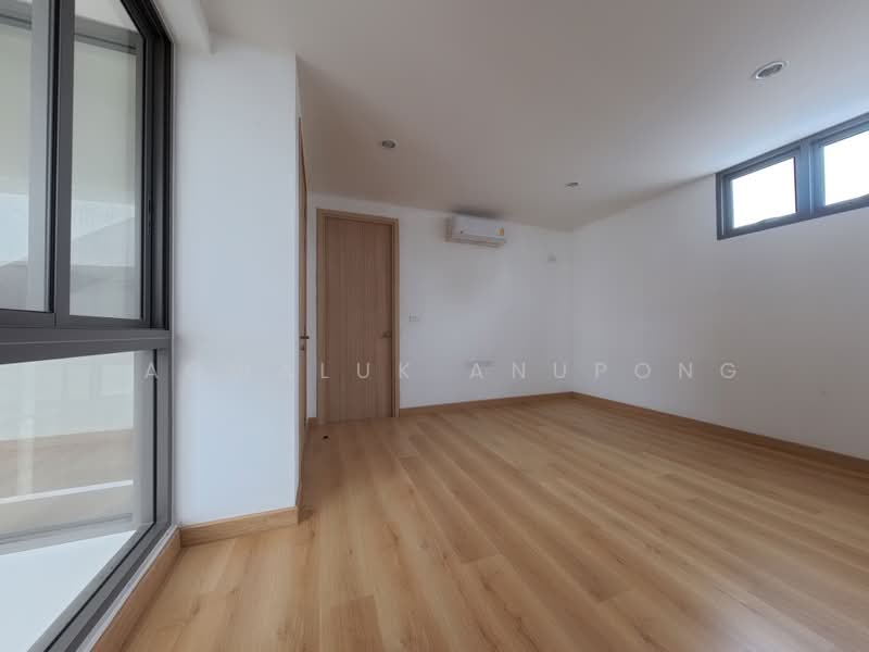 ไอเซน เออเบิ้ล เรสซิเดนซ์ I-Zen Urban Residence, Bangkok, Khlong Chaokhun Sing, Wang Thonglang, Bangkok, 4 Bedrooms, 410 sqm, Semi-Detached House (Twin House) For Sale, by Saowaluk Anupong, 500409308 - DDproperty.com