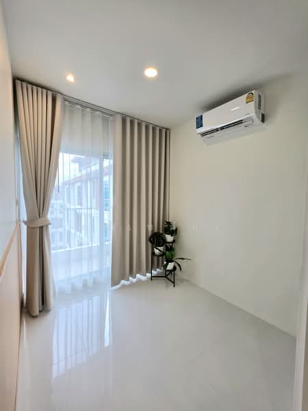 The Niche ID ลาดพร้าว 130, กรุงเทพ, 130 ซอย ลาดพร้าว130 (ไดร์ฟอินสแควร์ 5), คลองจั่น, บางกะปิ, กรุงเทพ, 43 ตร.ม., คอนโด ขาย, โดย คุณเหมียว, 500409333 - DDproperty.com