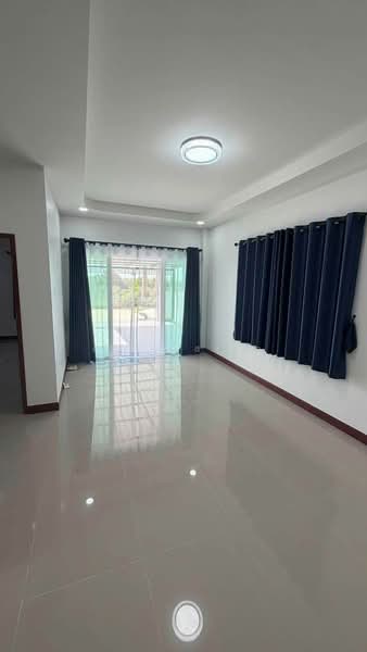 ให้เช่าบ้านเดี่ยว พร้อมอยุ่ นิคมพัฒนา ซอย10 ระยอง, Rayong, Mapkha, Nikhom Pattana, Rayong, 2 Bedrooms, 120 sqm, Single Detached House For Rent, by Dusit Saengfa, 500409376 - DDproperty.com
