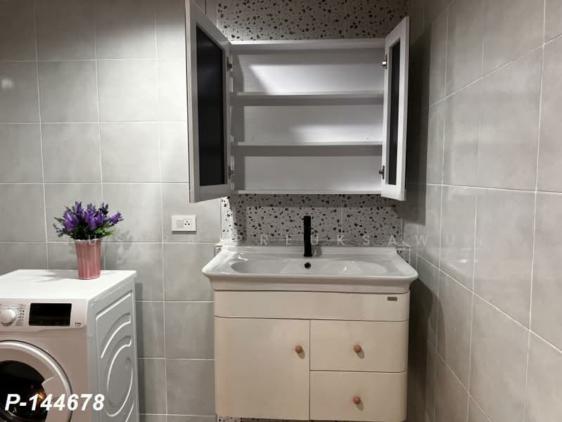 State Tower, Bangkok, 1055 Silom Road, Silom, Bang Rak, Bangkok, 1 Bedroom, 68 sqm, Condo For Rent, by Susira Prueksawun, 500409381 - DDproperty.com