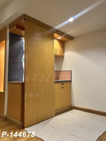 State Tower, Bangkok, 1055 Silom Road, Silom, Bang Rak, Bangkok, 1 Bedroom, 68 sqm, Condo For Rent, by Susira Prueksawun, 500409381 - DDproperty.com