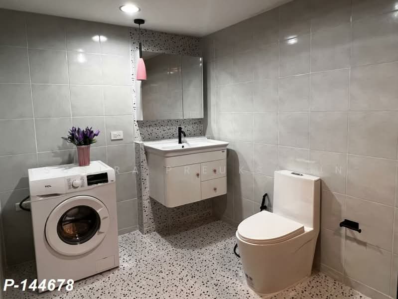 State Tower, Bangkok, 1055 Silom Road, Silom, Bang Rak, Bangkok, 1 Bedroom, 68 sqm, Condo For Rent, by Susira Prueksawun, 500409381 - DDproperty.com
