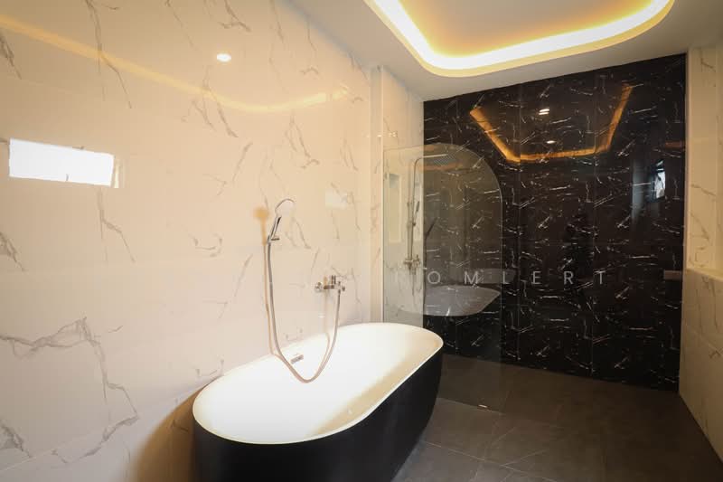 Paradise Hill 2, Chon Buri (Pattaya), Soi Bun Samphan 9, Nong Pru, Bang Lamung (Pattaya), Chon Buri (Pattaya), 4 Bedrooms, 516 sqm, Single Detached House For Rent, by Pornpun Promlert, 500409389 - DDproperty.com