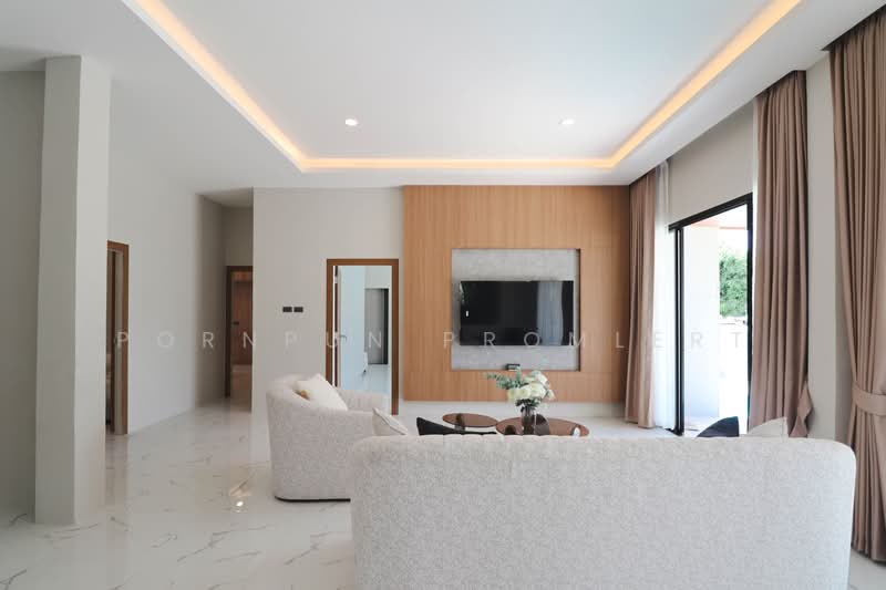 Paradise Hill 2, Chon Buri (Pattaya), Soi Bun Samphan 9, Nong Pru, Bang Lamung (Pattaya), Chon Buri (Pattaya), 4 Bedrooms, 516 sqm, Single Detached House For Rent, by Pornpun Promlert, 500409389 - DDproperty.com