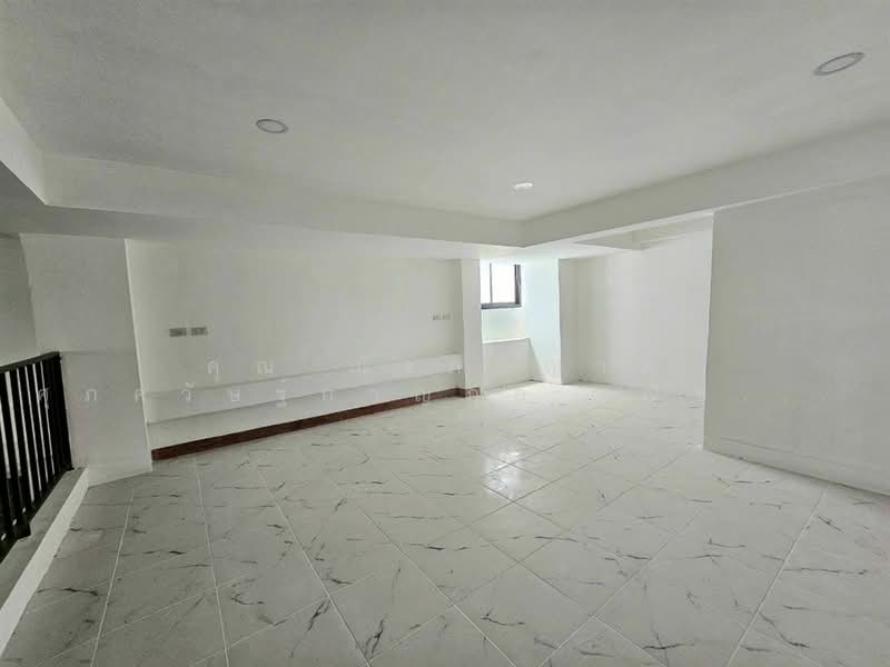 อาคารพาณิชย์ 5.5 ชั้น 20.1 ตร.ว. ใกล้ตลาดวรจักร หลังธนาคารกรุงเทพ สาขาวรจักร ซอยบ้านดอกไม้, กรุงเทพ, ถนนวรจักร, บ้านบาตร, ป้อมปราบศัตรูพ่าย, กรุงเทพ, 480 ตร.ม., ตึกแถว-อาคารพาณิชย์ ขาย, โดย คุณ ณัจภสิญาค์ ศุภควัษฐ์กาญกุล (ณิชชา), 500409421 - DDproperty.com