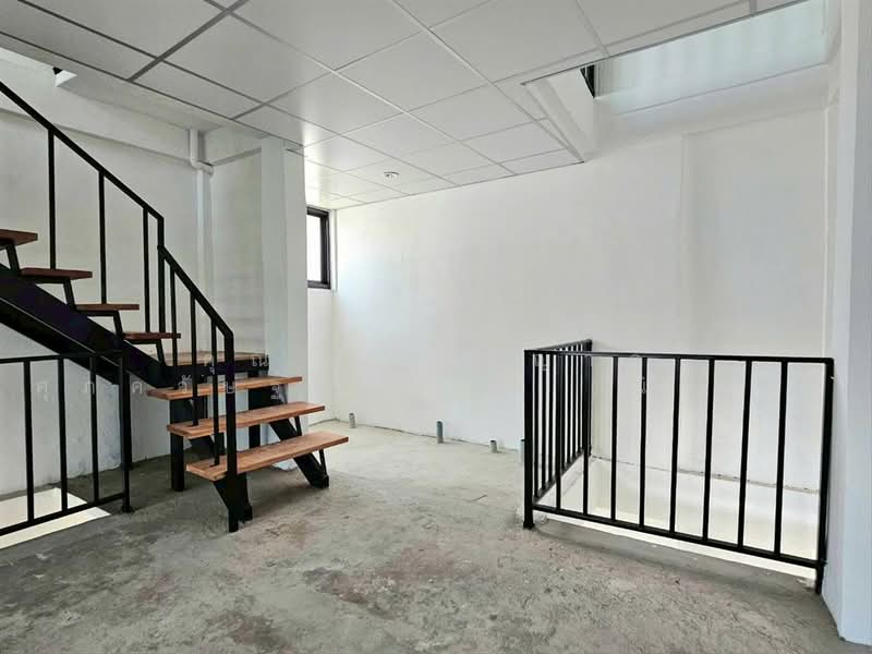 อาคารพาณิชย์ 5.5 ชั้น 20.1 ตร.ว. ใกล้ตลาดวรจักร หลังธนาคารกรุงเทพ สาขาวรจักร ซอยบ้านดอกไม้, กรุงเทพ, ถนนวรจักร, บ้านบาตร, ป้อมปราบศัตรูพ่าย, กรุงเทพ, 480 ตร.ม., ตึกแถว-อาคารพาณิชย์ ขาย, โดย คุณ ณัจภสิญาค์ ศุภควัษฐ์กาญกุล (ณิชชา), 500409421 - DDproperty.com