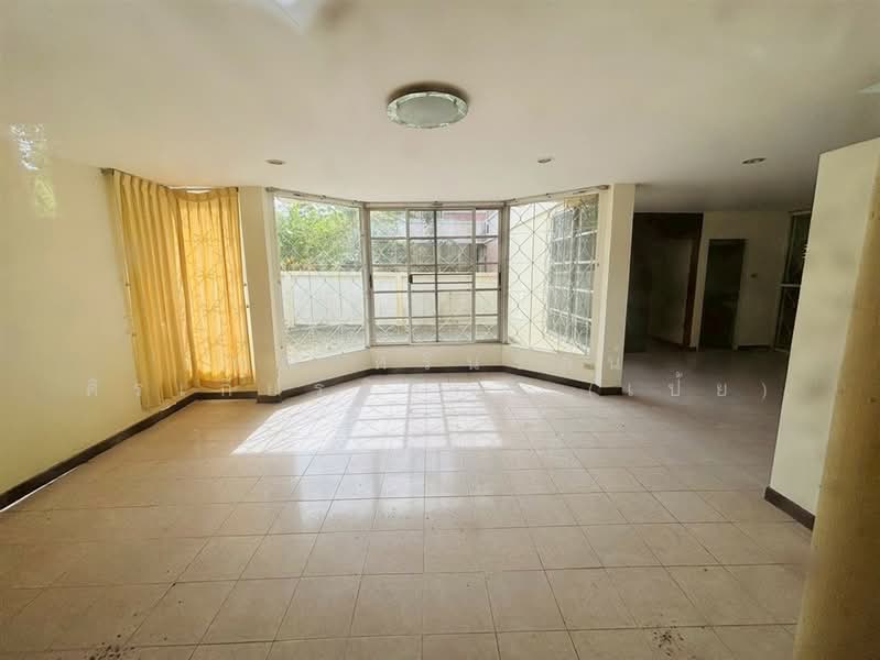 Royal Park Ville Suwinthawong, Bangkok, Suwinthawong Road, Lam Phak Chi, Nong Chok, Bangkok, 3 Bedrooms, 280 sqm, Single Detached House For Sale, by คุณ ศรินรัตน์ ศิรเกียรติสกุล (เป้ย), 500409425 - DDproperty.com