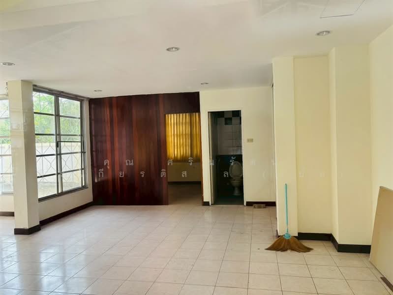 Royal Park Ville Suwinthawong, Bangkok, Suwinthawong Road, Lam Phak Chi, Nong Chok, Bangkok, 3 Bedrooms, 280 sqm, Single Detached House For Sale, by คุณ ศรินรัตน์ ศิรเกียรติสกุล (เป้ย), 500409425 - DDproperty.com
