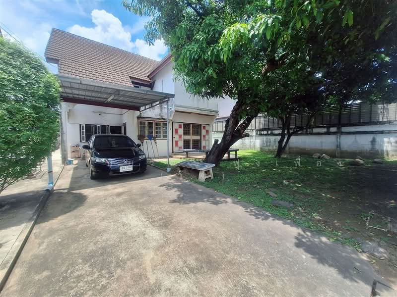 บ้านเดี่ยว 2 ชั้น 105 ตร.ว. บ้านเดี่ยว ใกล้สถานีรถไฟฟ้าปุณณวิถี ถนนสุขุมวิท, Bangkok, ถนนสุขุมวิท, Bang Chak, Phra Khanong, Bangkok, 4 Bedrooms, 420 sqm, Single Detached House For Sale, by คุณ ปิยวัฒน์ ฟุ้งเฟื่อง (วัฒ), 500409439 - DDproperty.com