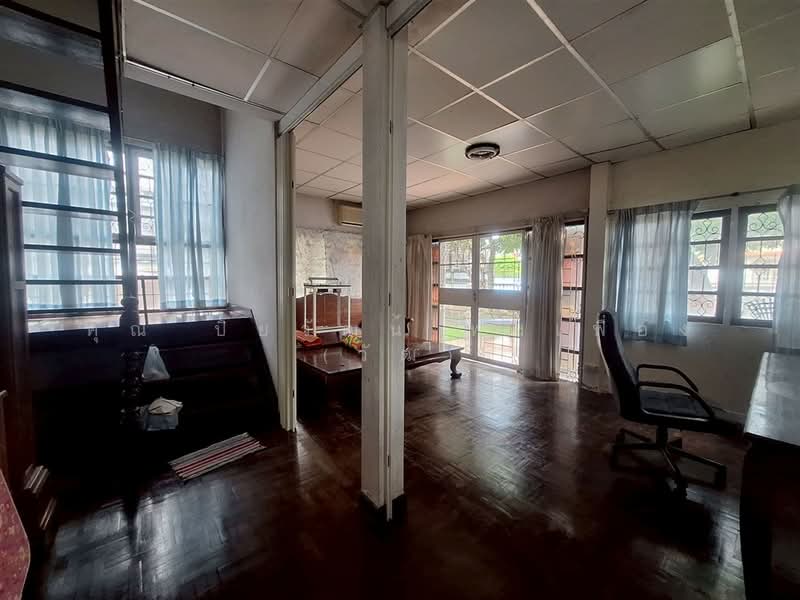 บ้านเดี่ยว 2 ชั้น 105 ตร.ว. บ้านเดี่ยว ใกล้สถานีรถไฟฟ้าปุณณวิถี ถนนสุขุมวิท, Bangkok, ถนนสุขุมวิท, Bang Chak, Phra Khanong, Bangkok, 4 Bedrooms, 420 sqm, Single Detached House For Sale, by คุณ ปิยวัฒน์ ฟุ้งเฟื่อง (วัฒ), 500409439 - DDproperty.com