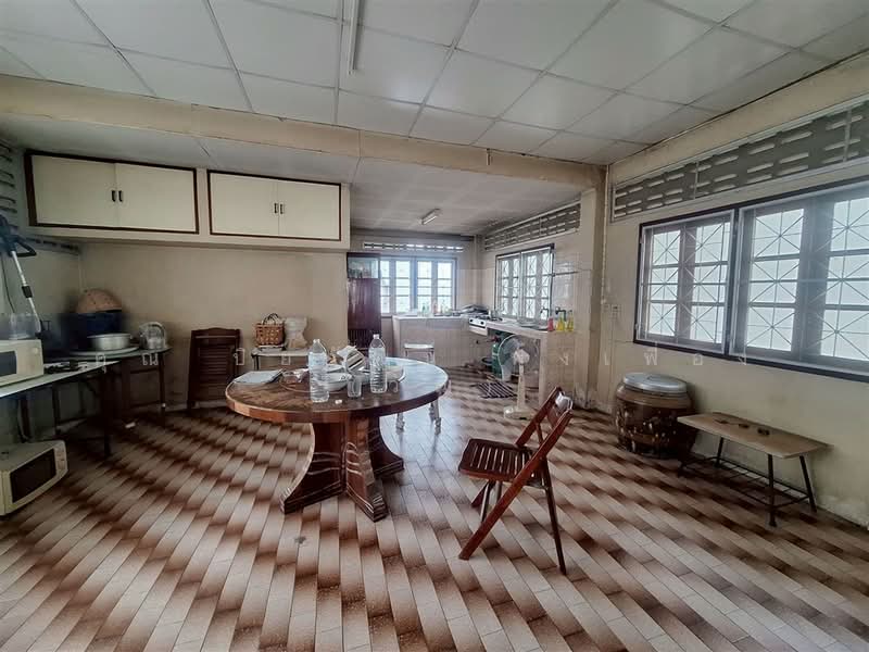 บ้านเดี่ยว 2 ชั้น 105 ตร.ว. บ้านเดี่ยว ใกล้สถานีรถไฟฟ้าปุณณวิถี ถนนสุขุมวิท, Bangkok, ถนนสุขุมวิท, Bang Chak, Phra Khanong, Bangkok, 4 Bedrooms, 420 sqm, Single Detached House For Sale, by คุณ ปิยวัฒน์ ฟุ้งเฟื่อง (วัฒ), 500409439 - DDproperty.com