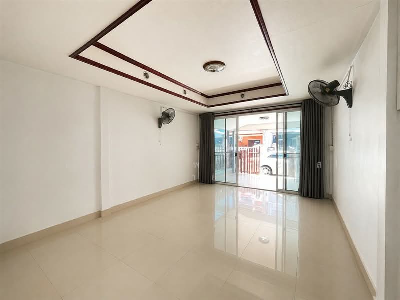Baan Fah Rangsit Klong 4 : บ้านฟ้ารังสิต คลอง 4, ปทุมธานี, ทางหลวงแผ่นดินหมายเลข 305 ต.บึงยี่โถ อ.ธัญบุรี จ.ปทุมธานี, บึงยี่โถ, ธัญบุรี, ปทุมธานี, 90 ตร.ม., ทาวน์เฮ้าส์ ขาย, โดย คุณ รตนพร ตะโส (มาย), 500409459 - DDproperty.com