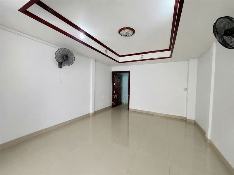 Baan Fah Rangsit Klong 4 : บ้านฟ้ารังสิต คลอง 4, ปทุมธานี, ทางหลวงแผ่นดินหมายเลข 305 ต.บึงยี่โถ อ.ธัญบุรี จ.ปทุมธานี, บึงยี่โถ, ธัญบุรี, ปทุมธานี, 90 ตร.ม., ทาวน์เฮ้าส์ ขาย, โดย คุณ รตนพร ตะโส (มาย), 500409459 - DDproperty.com