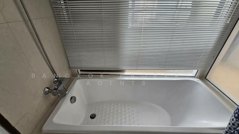 Le Luk Condominium, Bangkok, 1599 291 Sukhumvit Rd, Phra Kanong Nua, Watthana, Bangkok, 1 Bedroom, 51 sqm, Condo For Rent, by BANGKOK PROPERTY AGENTS, 500409476 - DDproperty.com