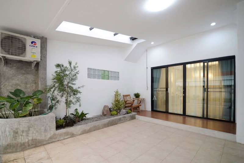 A house for rent near Big C Mae Hia, Chiang Mai Rental Price: 18,000THB/month Property ID: No.9H1073, Chiang Mai, San Phak Wan, Hang Dong, Chiang Mai, 2 Bedrooms, 132 sqm, Single Detached House For Rent, by Baandeedee Chiangmai, 500409504 - DDproperty.com