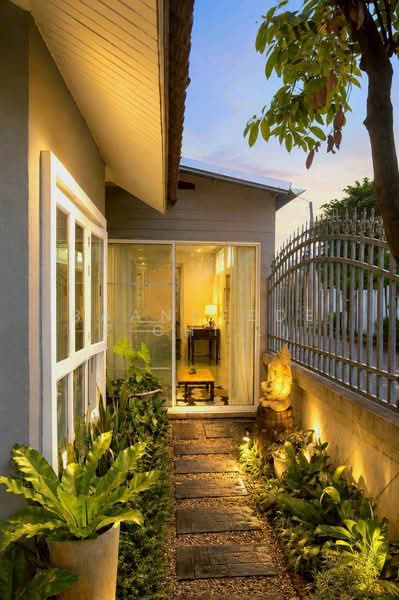 Luxury Pool Villa for Rent near Kad Farang, Chiang Mai Rental Price: 49,000 THB / month No.14P034, Chiang Mai, San Phak Wan, Hang Dong, Chiang Mai, 3 Bedrooms, 220 sqm, Single Detached House For Rent, by Baandeedee Chiangmai, 500409507 - DDproperty.com