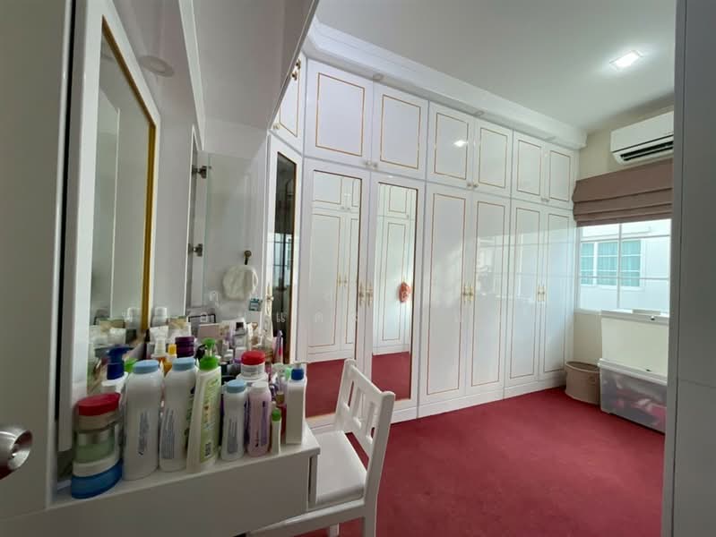 Golden Town 2 Ladprao-Kaset Nawamin, Bangkok, Soi Nawamin 42 Yak 27, Khlong Kum, Bueng Kum, Bangkok, 4 Bedrooms, 120 sqm, Townhouse For Sale, by คุณ สุภัตรา พลอยแดง (แพร), 500409550 - DDproperty.com
