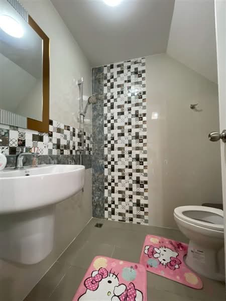 Golden Town 2 Ladprao-Kaset Nawamin, Bangkok, Soi Nawamin 42 Yak 27, Khlong Kum, Bueng Kum, Bangkok, 4 Bedrooms, 120 sqm, Townhouse For Sale, by คุณ สุภัตรา พลอยแดง (แพร), 500409550 - DDproperty.com