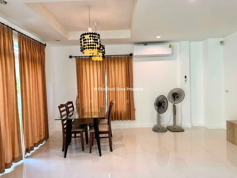ให้เช่าบ้านเดี่ยวหลังใหญ่ เนื้อที่เยอะ ม.เดอะบูเลอร์วาร์ด ศรีราชา, Chon Buri (Pattaya), Surasak, Si Racha, Chon Buri (Pattaya), 3 Bedrooms, 250 sqm, Single Detached House For Rent, by Dusit Saengfa, 500409564 - DDproperty.com