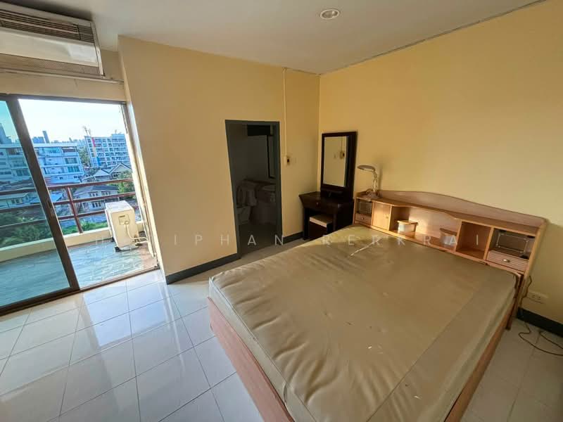 The Living Tower, Bangkok, Bang Chak, Phra Khanong, Bangkok, 2 Bedrooms, 52 sqm, Condo For Sale, by Chutiphan Rerkrai, 500409595 - DDproperty.com