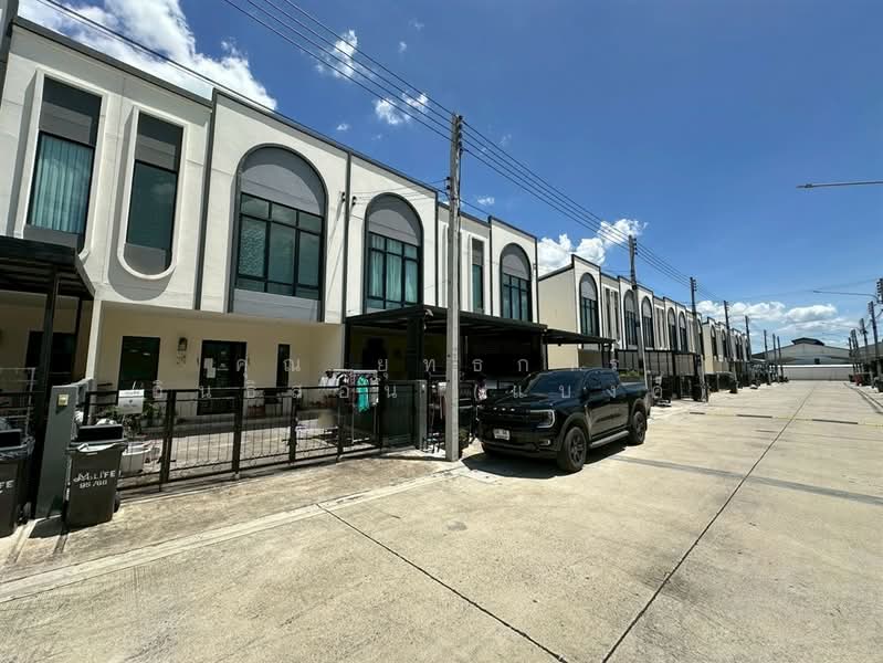 เอ็มไลฟ์ ลำลูกกา-คลอง 4 (M Life Lamlukka-Klong 4), Pathum Thani, ถนนลำลูกกา, Lat Sawai, Lam Luk Ka, Pathum Thani, 4 Bedrooms, 120 sqm, Townhouse For Sale, by คุณ ยุทธการ อินธิสอน (แบงค์), 500409598 - DDproperty.com