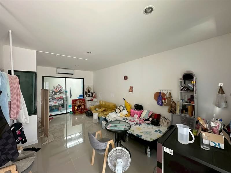 เอ็มไลฟ์ ลำลูกกา-คลอง 4 (M Life Lamlukka-Klong 4), Pathum Thani, ถนนลำลูกกา, Lat Sawai, Lam Luk Ka, Pathum Thani, 4 Bedrooms, 120 sqm, Townhouse For Sale, by คุณ ยุทธการ อินธิสอน (แบงค์), 500409598 - DDproperty.com