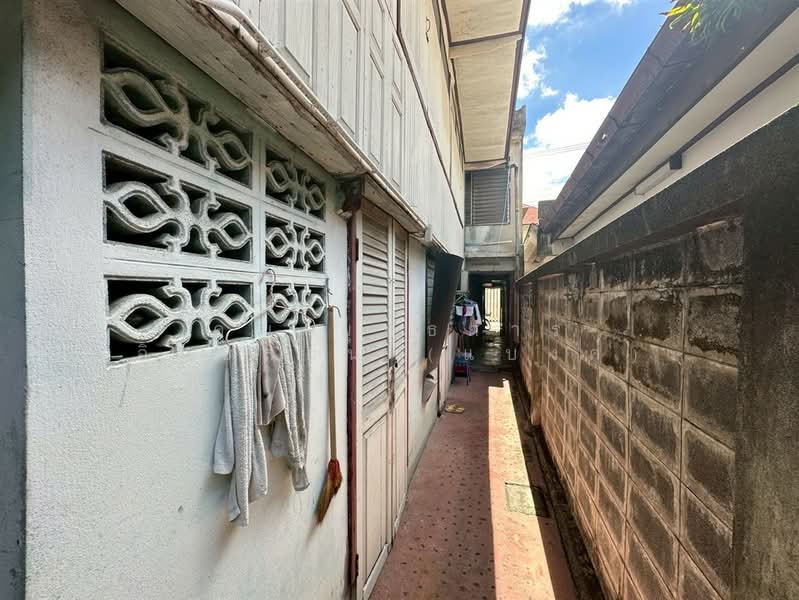 ที่ดินแถมสิ่งปลูกสร้าง 26.5 ตร.ว. ซอยลาดพร้าว63 แยก10 ใกล้โรงเรียนนวมินทราชินูทิศ บดินทรเดชา, กรุงเทพ, ถนนลาดพร้าว, สะพานสอง, วังทองหลาง, กรุงเทพ, 106 ตร.ม., ที่ดิน ขาย, โดย คุณ ยุทธการ อินธิสอน (แบงค์), 500409610 - DDproperty.com