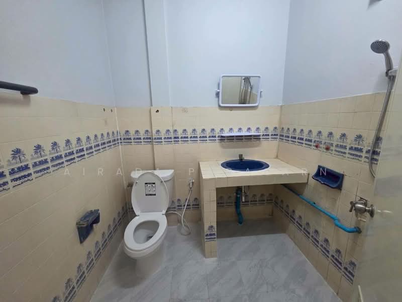 Baan Soi Phueng Mee, Bangkok, Bang Chak, Phra Khanong, Bangkok, 2 Bedrooms, 80 sqm, Townhouse For Rent, by Airada Parasarn, 500409643 - DDproperty.com