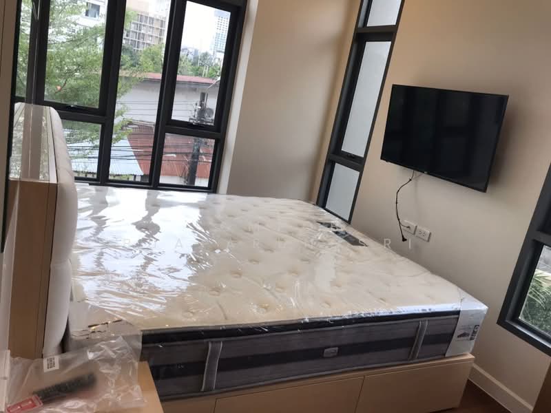 Mayfair Place Sukhumvit 50, Bangkok, Soi Sukhumvit 50, Phra Kanong, Khlong Toei, Bangkok, 2 Bedrooms, 52 sqm, Condo For Rent, by Sompob Buaparungsri, 500409665 - DDproperty.com